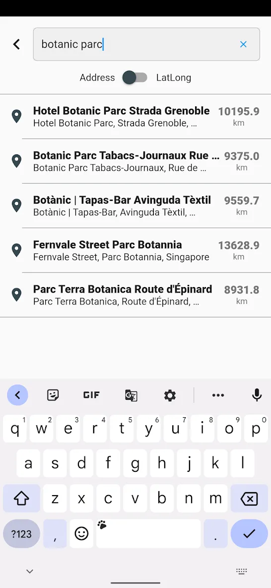 Recherche d’un lieu par son nom, avec la distance de chaque résultat